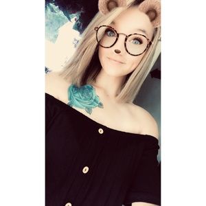 Meet your Posher, Amber